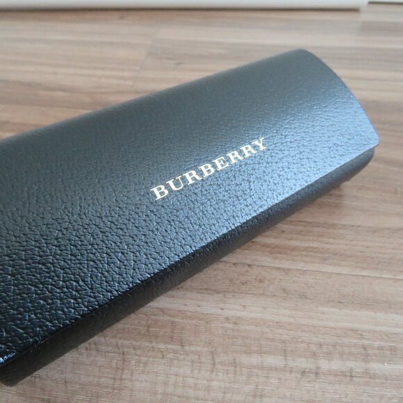 BURBERRY Magnetic Closure Hard Glasses Sunglasses Case - Picture 5 of 10
